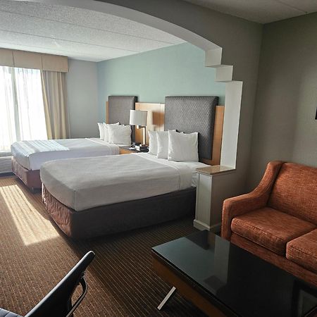 Wingate By Wyndham Greensboro-Coliseum Exterior photo