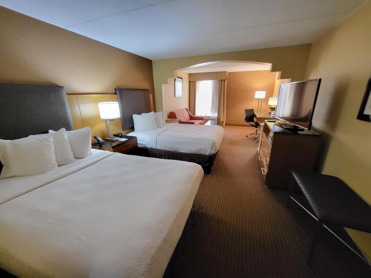 Wingate By Wyndham Greensboro-Coliseum Exterior photo